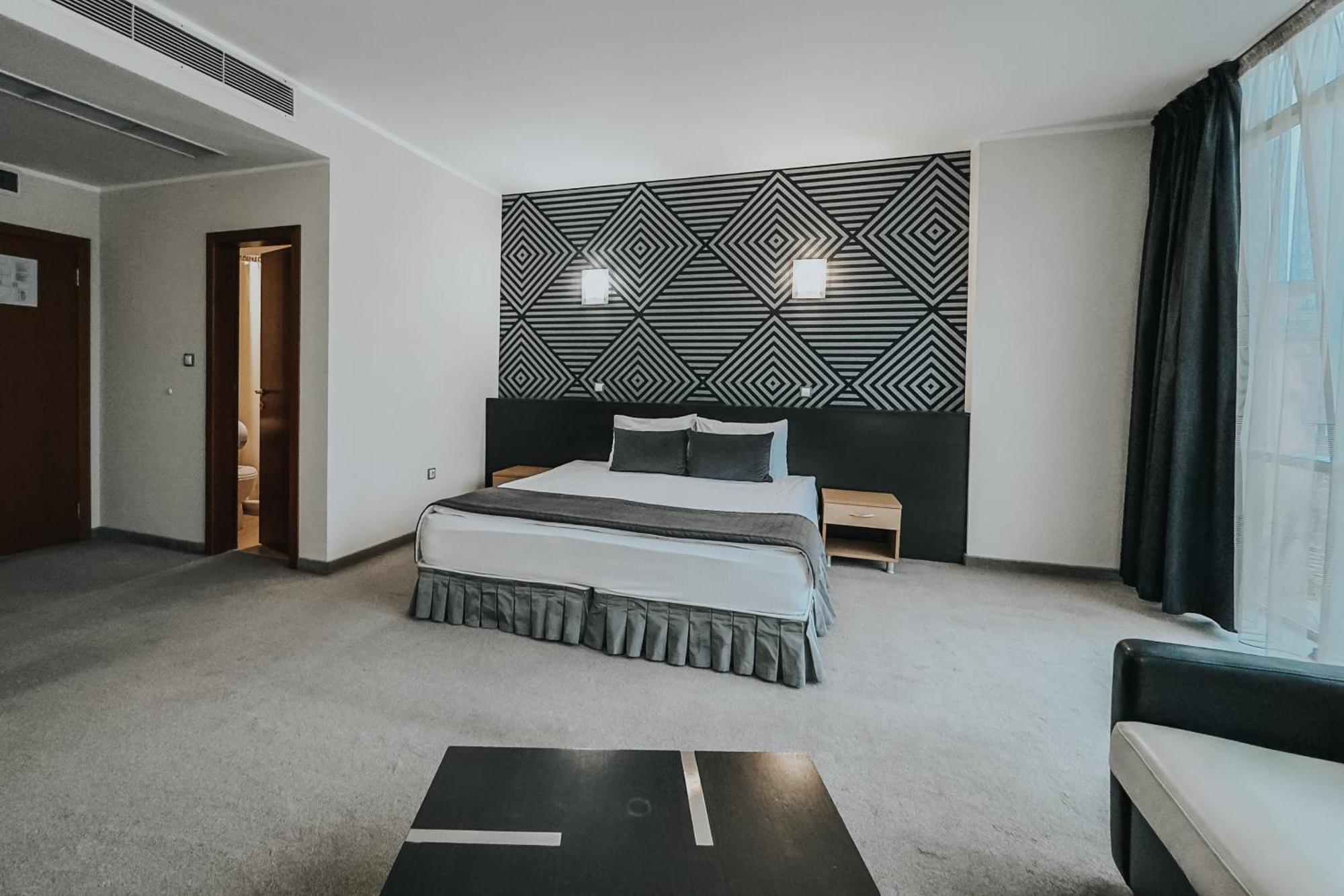 Hotel Noris Plovdiv Exteriör bild