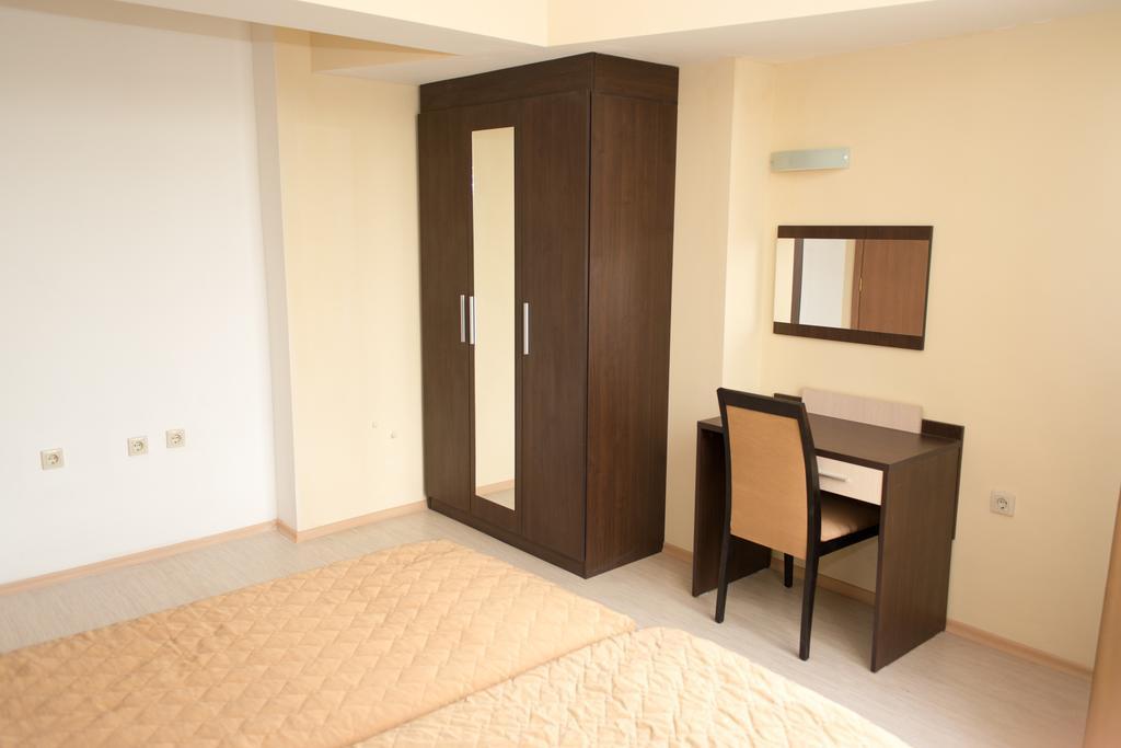 Hotel Noris Plovdiv Rum bild